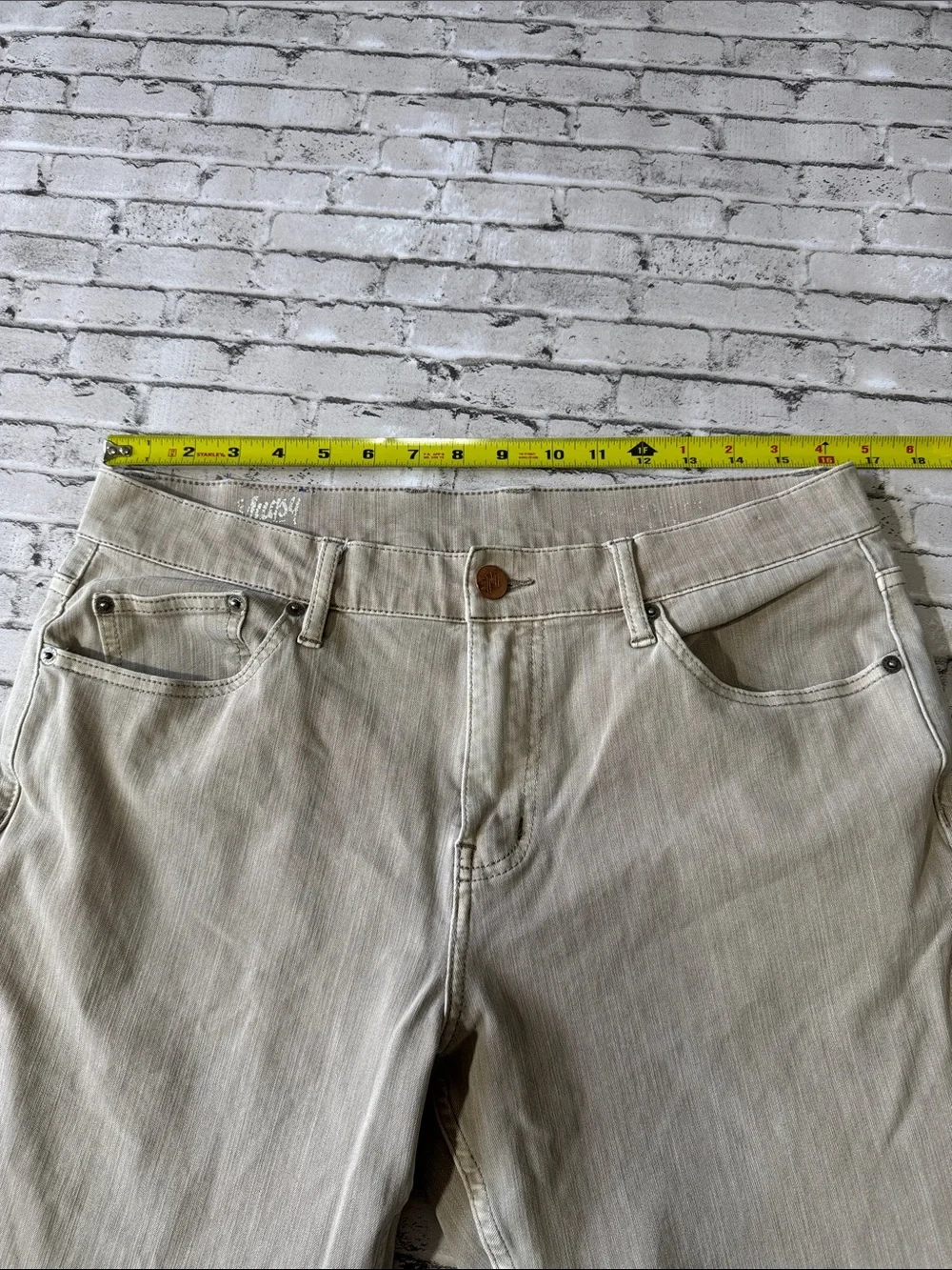 Mugsy mens 32x30 tan slim fit stretch denim jeans EUC